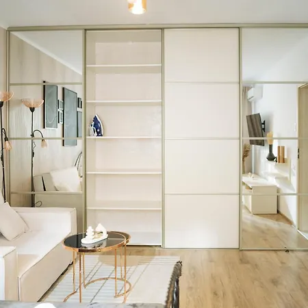 דירה Nexus Noir Carol