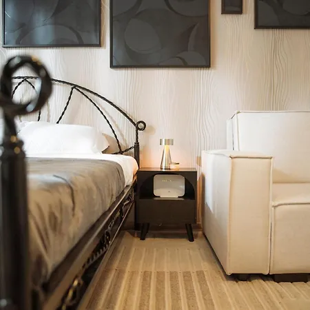 Nexus Noir Carol * Bukareszt