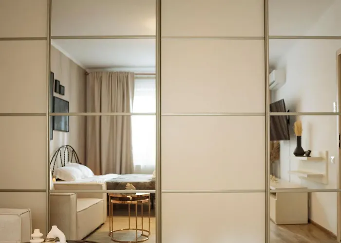 Nexus Noir Carol Apartament